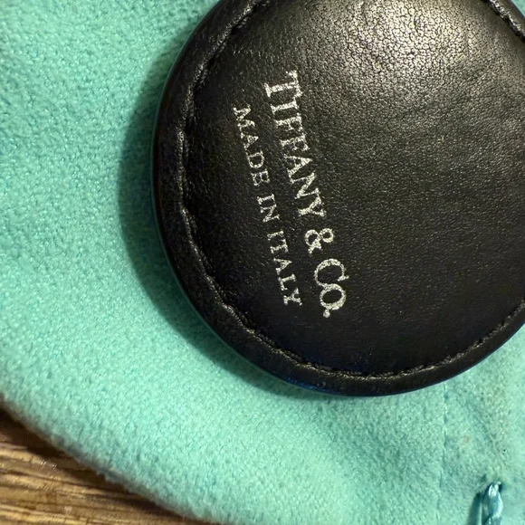 Tiffany & Co. Black Leather Key Ring with Blue Pouch - Picture 4 of 4